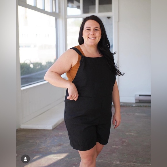 Beaton Linen 100% Linen Shortalls Overall Shorts Romper in Black - Picture 2 of 12